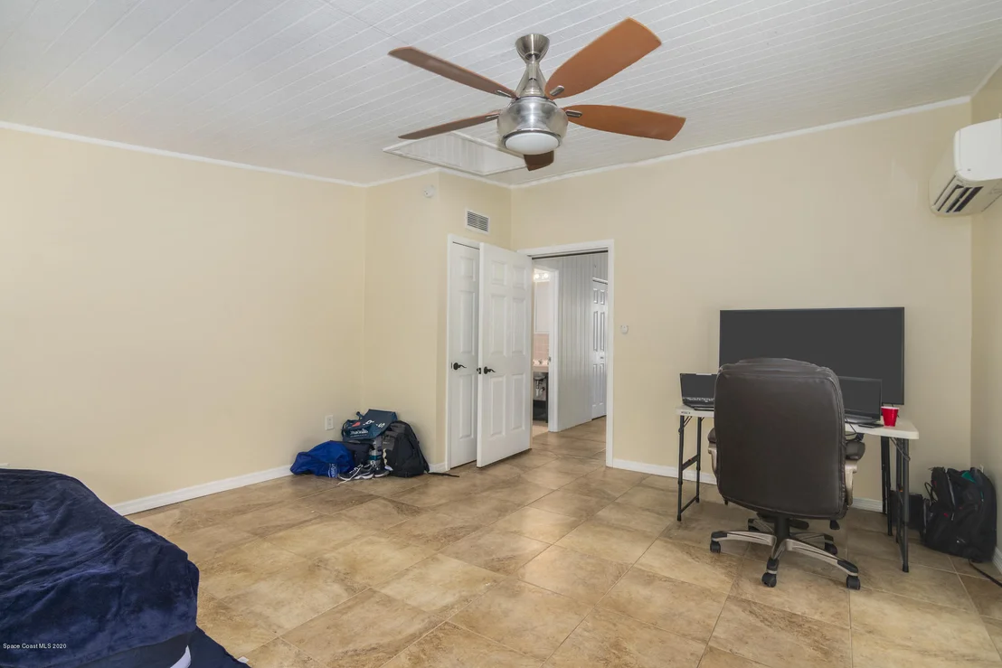 Photo of 5880 Crane Road