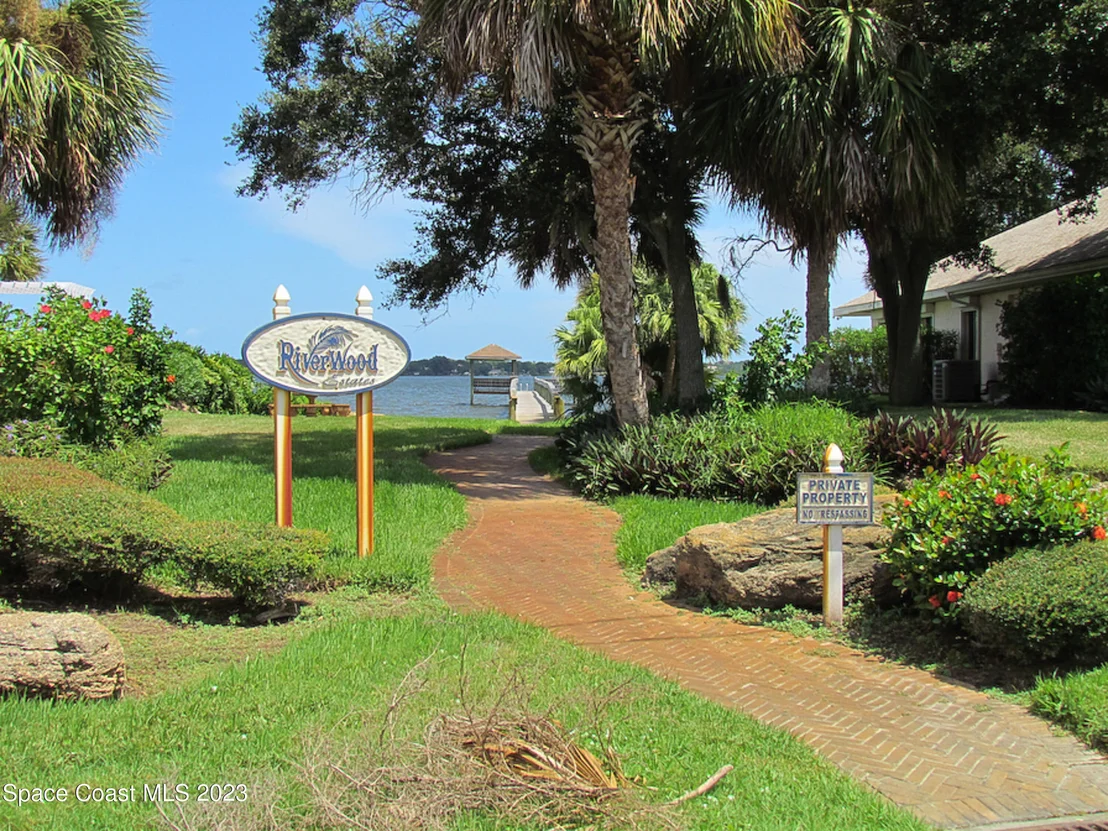 Photo of 2217 Royal Oaks Drive