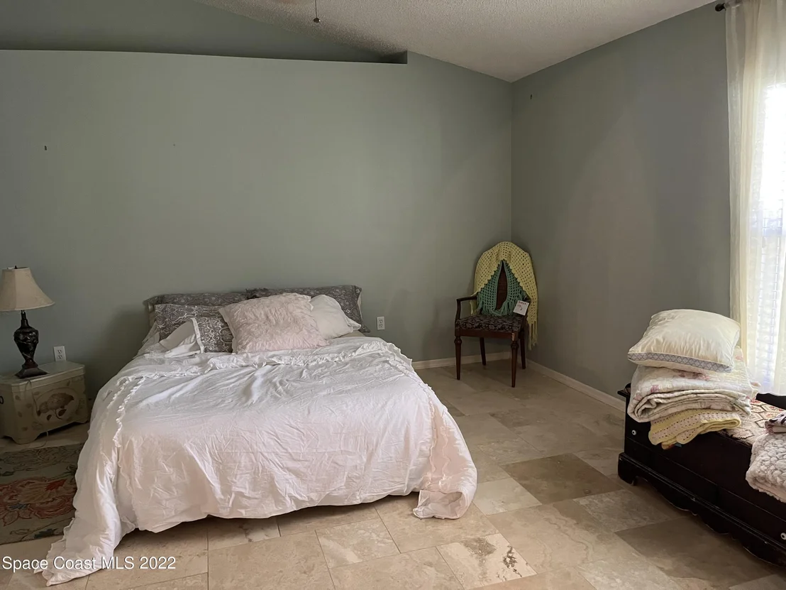 Photo of 1199 White Oak Circle