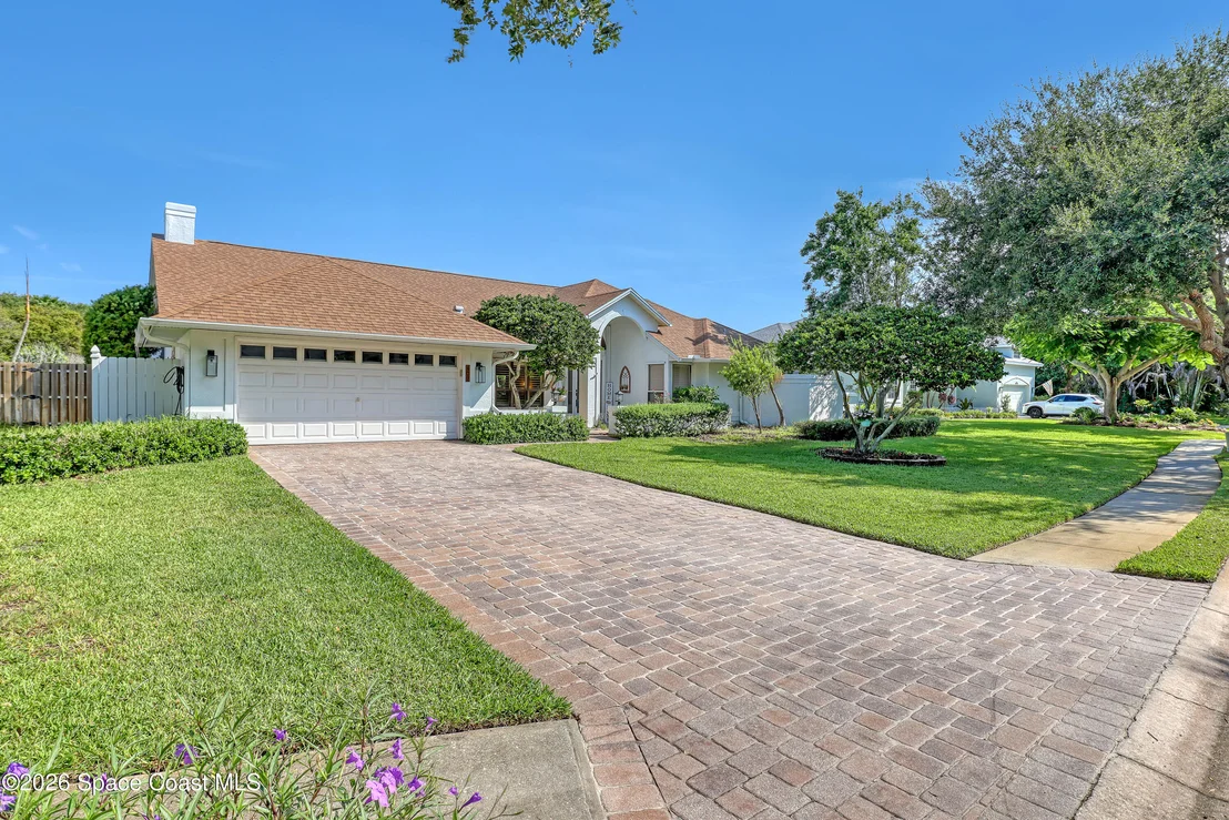 Photo of 402 Peregrine Drive