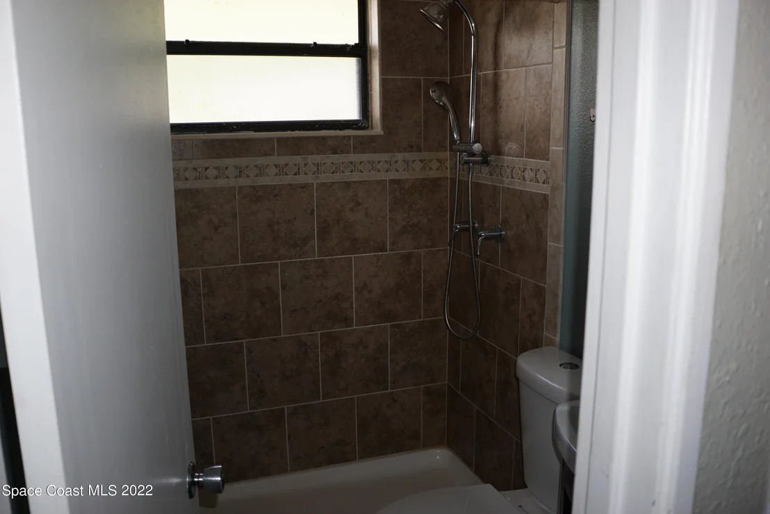 Photo of 5748 Lord Street