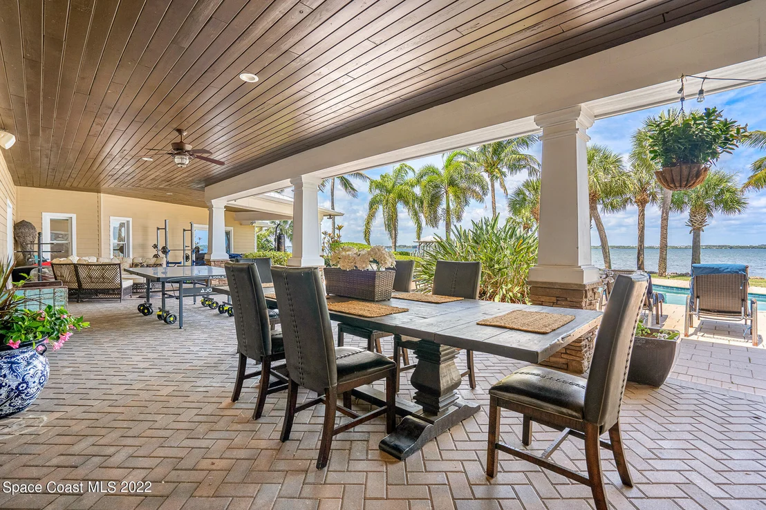 Photo of 437 River View Lane