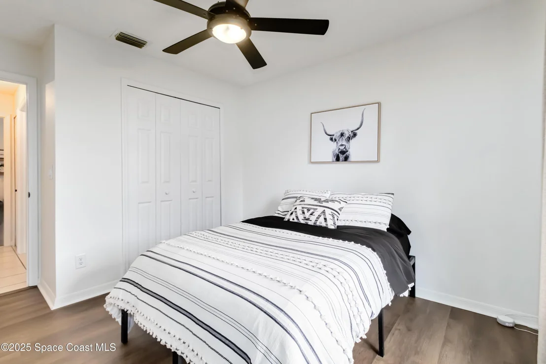Photo of 1215 Walnut Grove Way