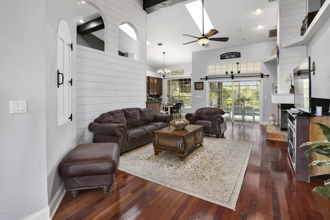 Photo of 4470 Canard Road