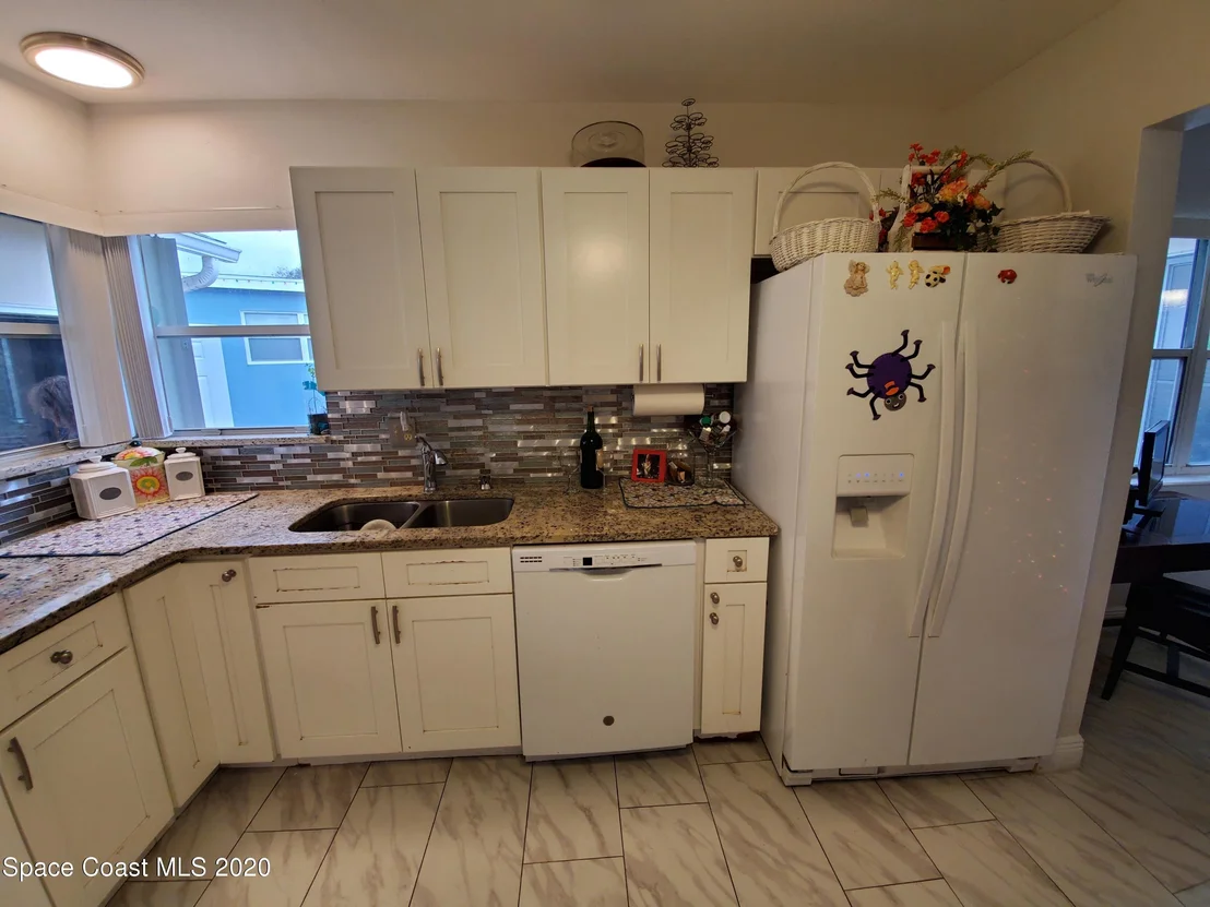 Photo of 1088 Cabot Drive NE