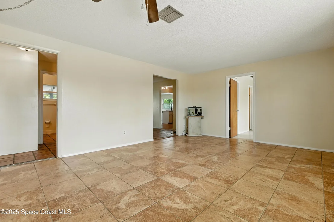 Photo of 582 Croton Road