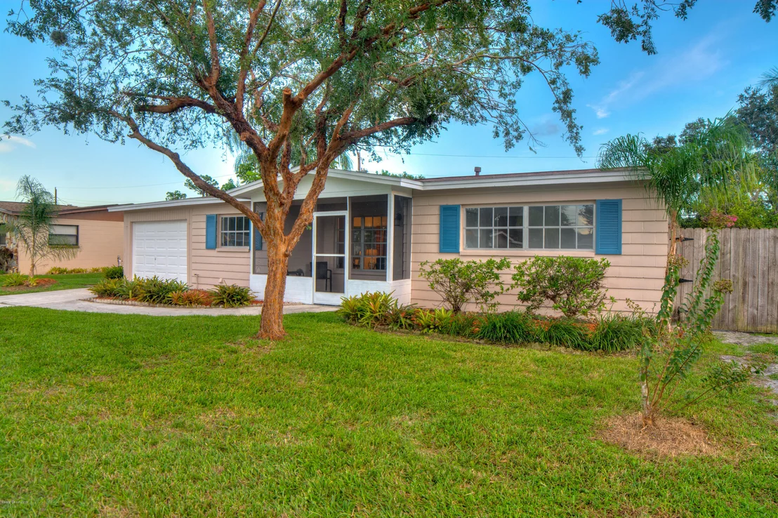 Photo of 1097 Madrid Road