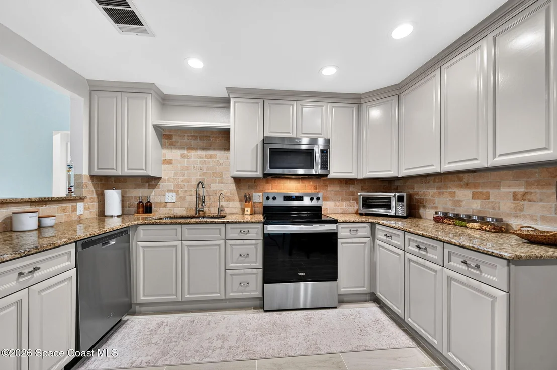 Photo of 414 Myrtlewood Road