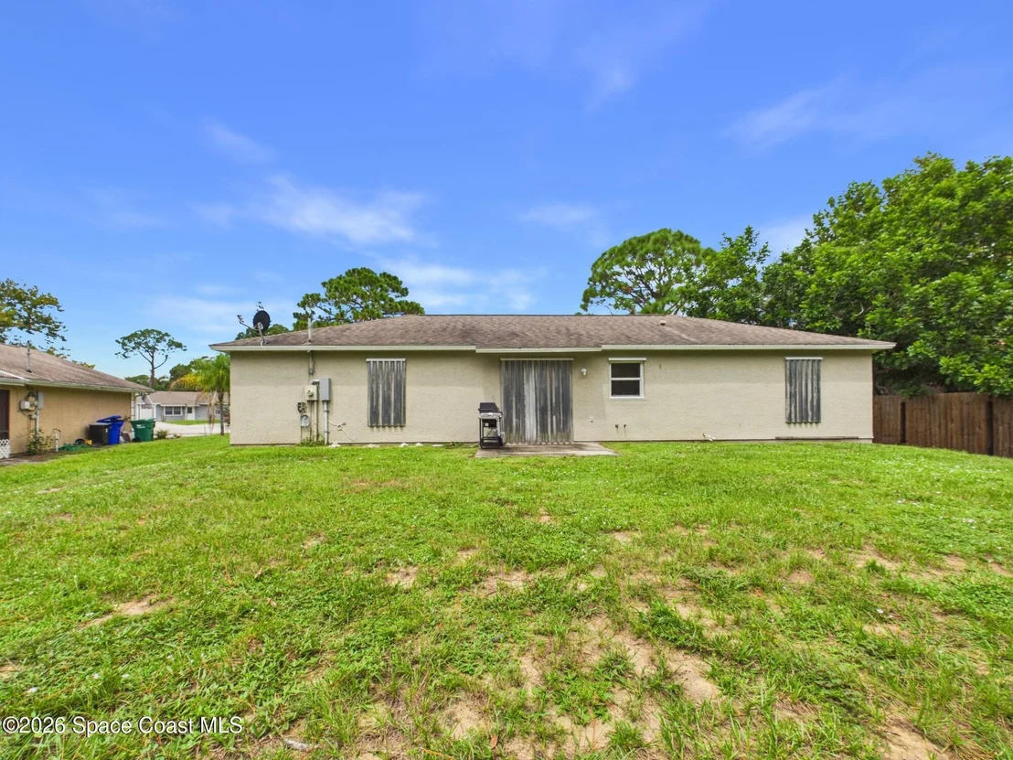 Photo of 977 Fulton Way