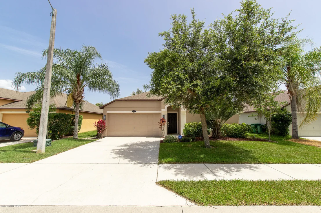 Photo of 335 Dryden Circle