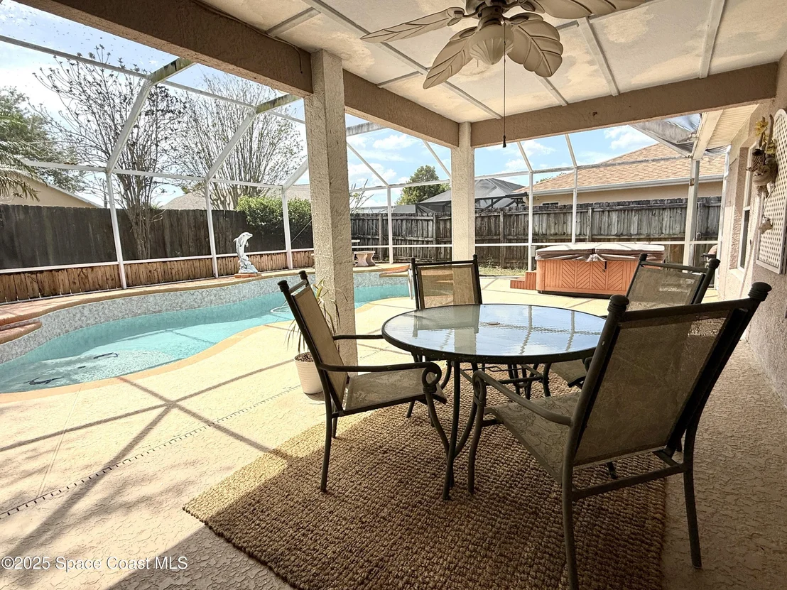 Photo of 1215 Walnut Grove Way