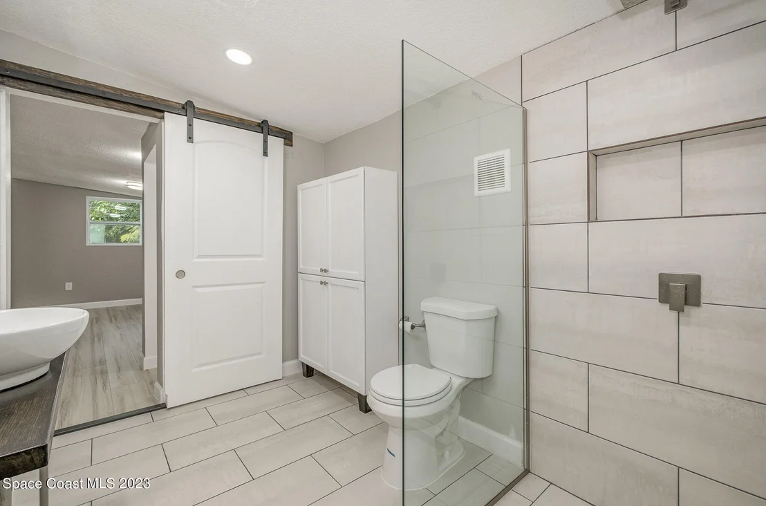 Photo of 2635 Hereford Road