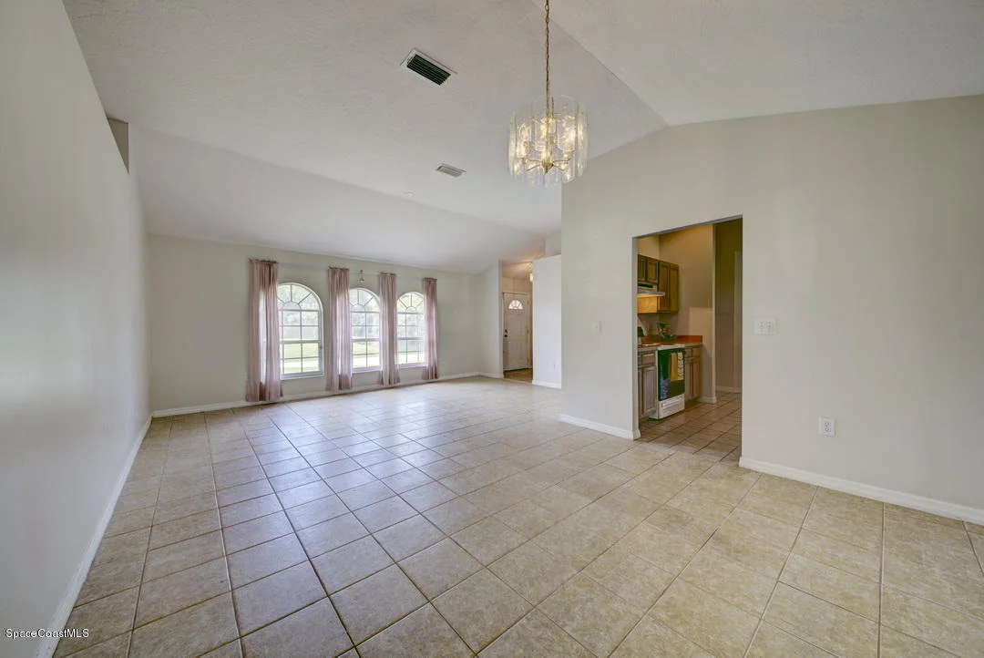 Photo of 307 SE Abello Road SE