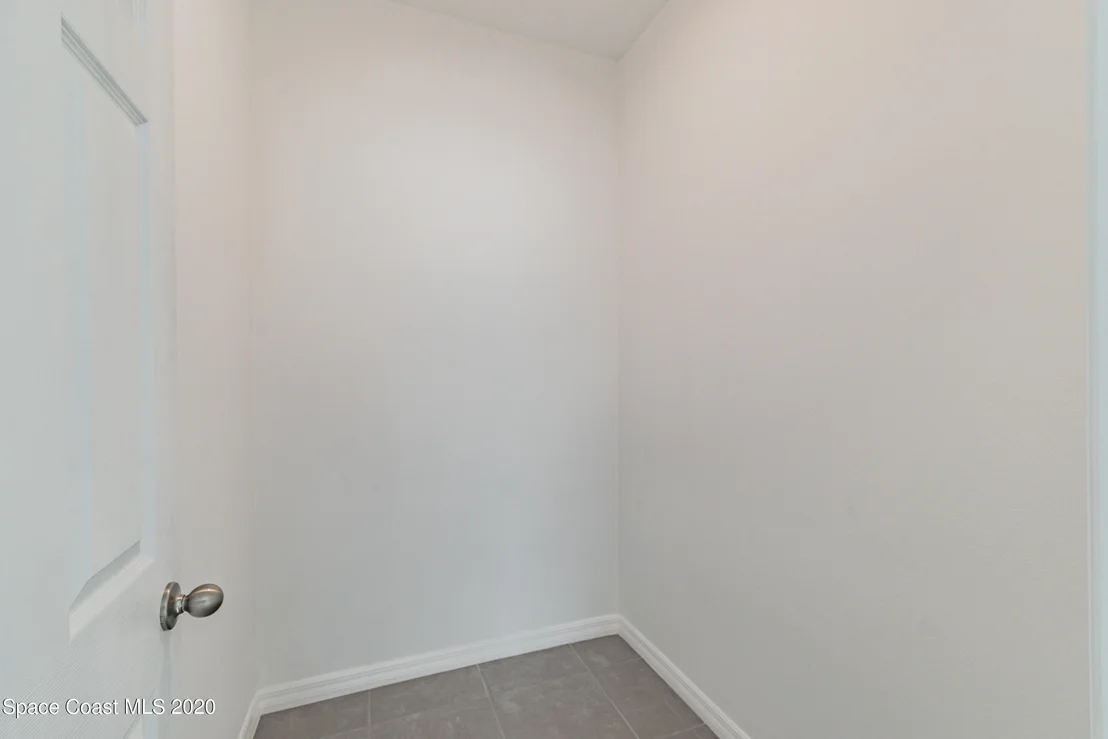 Photo of 850 Lyons Cir Circle NW