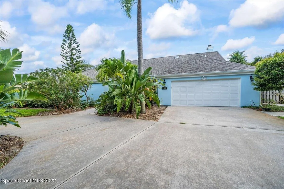 Photo of 233 Peregrine Drive