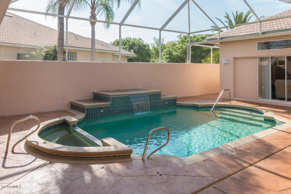 Photo of 985 Palm Brook Drive