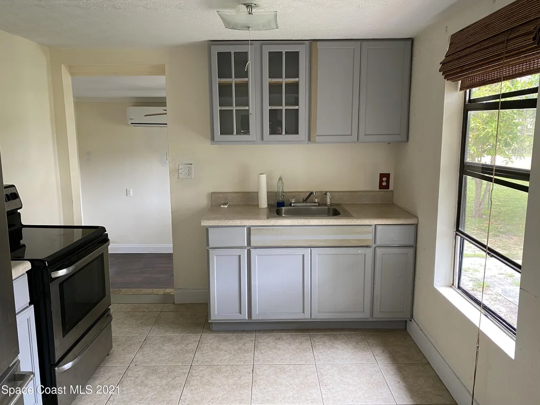 Photo of 2526 2nd Avenue NE