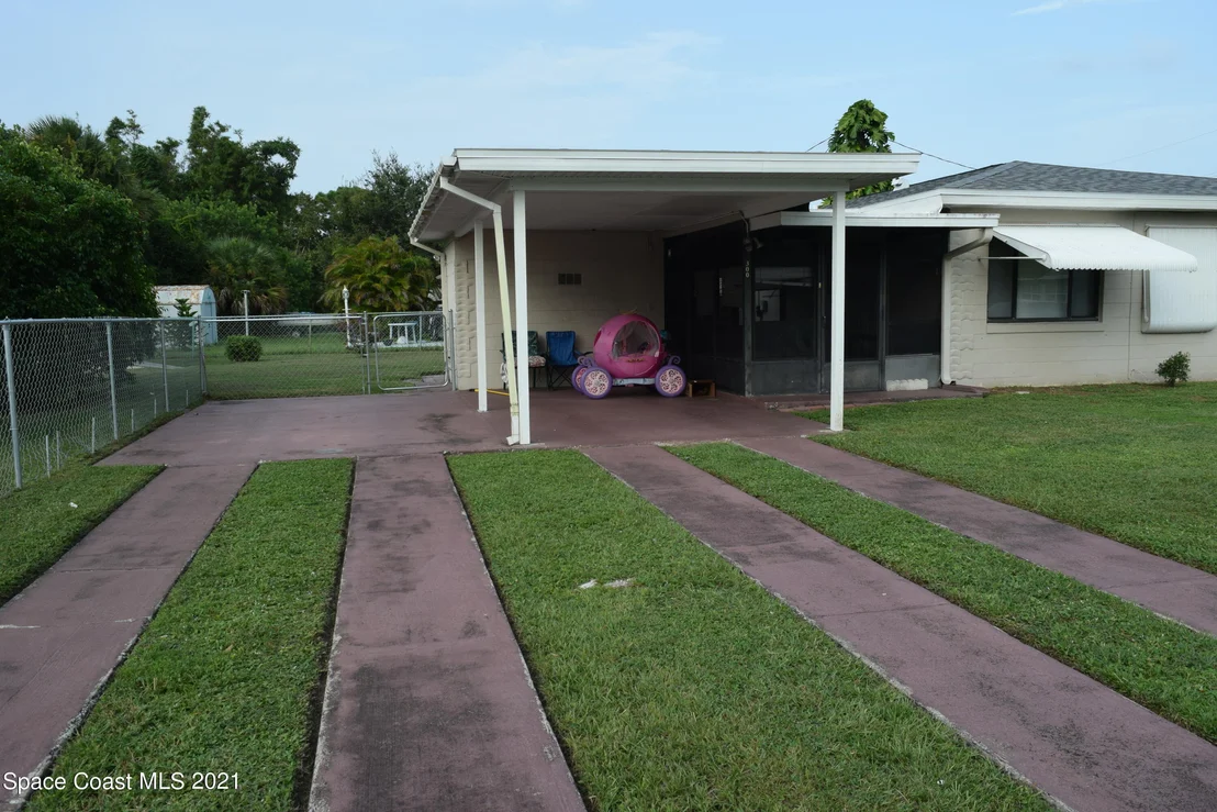 Photo of 300 Holly Lane