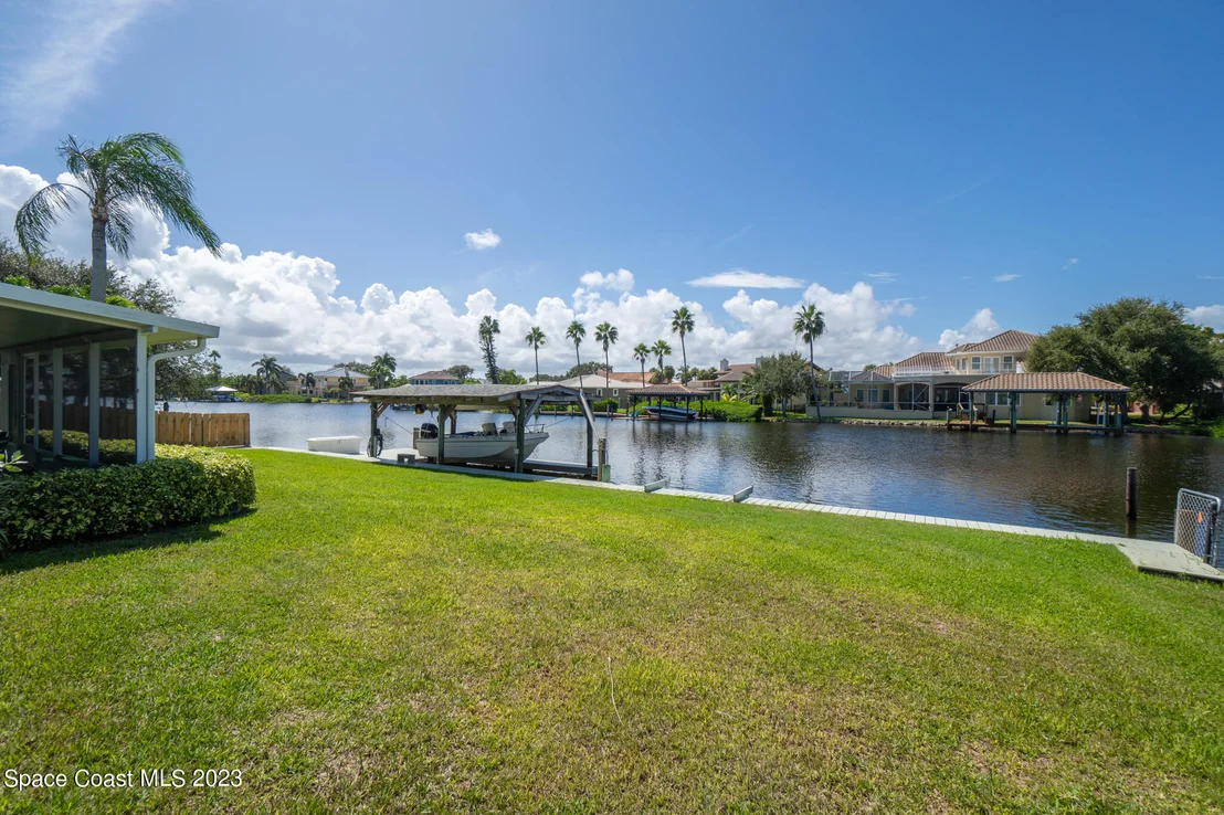 Photo of 209 River Road