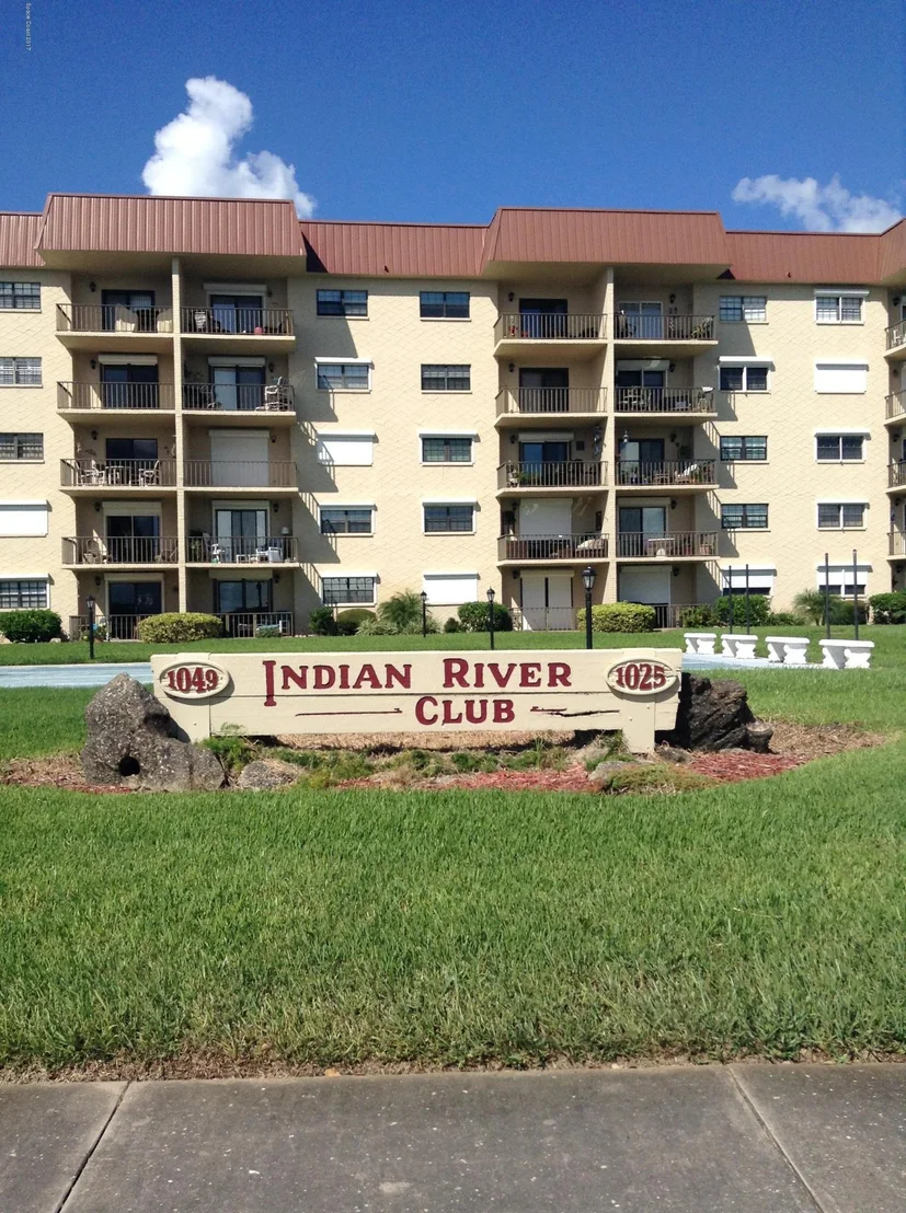 Photo of Unit 412 at 1025 Rockledge Drive