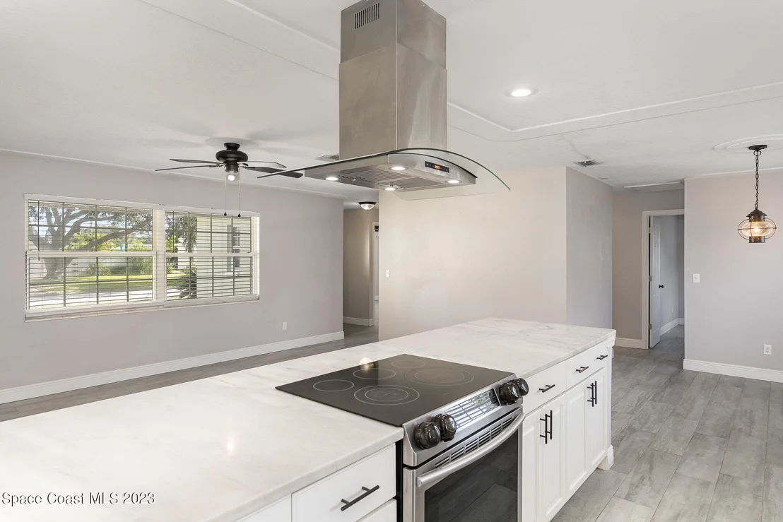 Photo of 947 Bluewater Drive