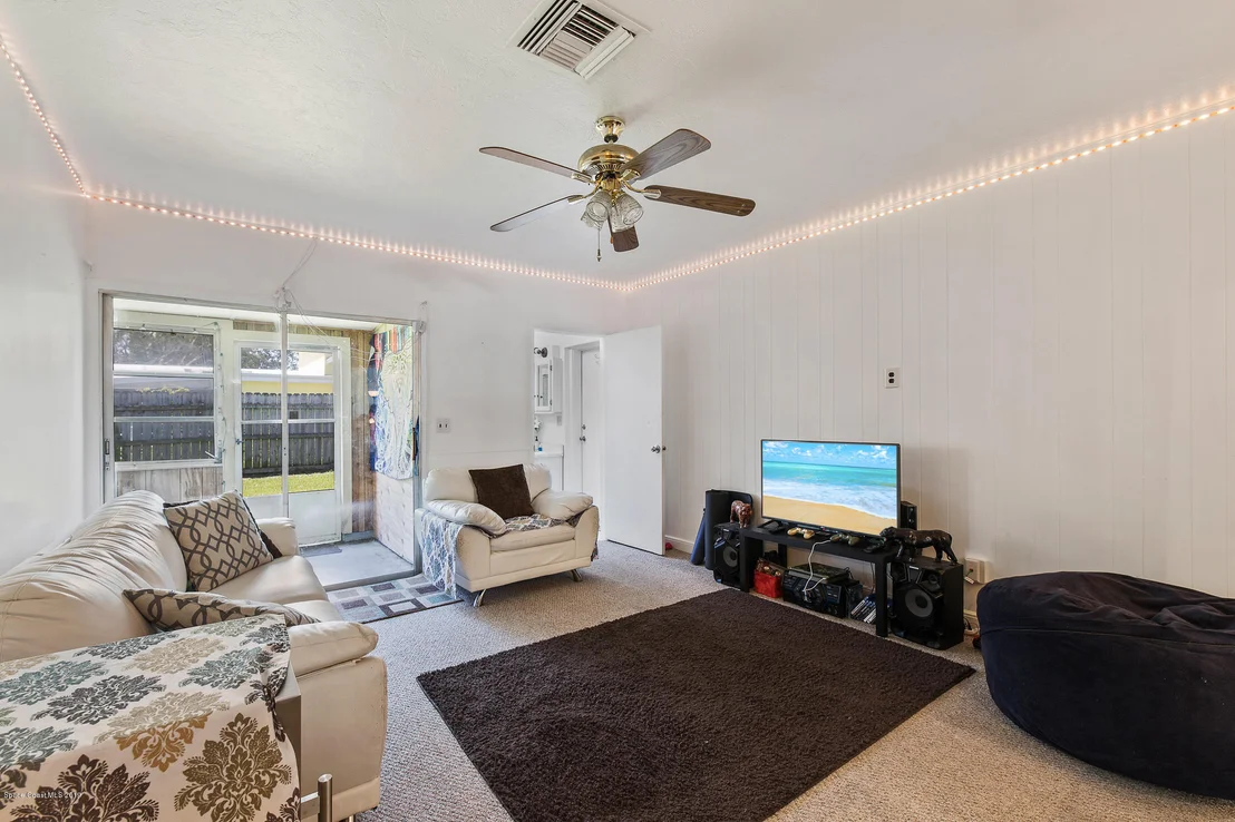 Photo of 307 W University Boulevard W
