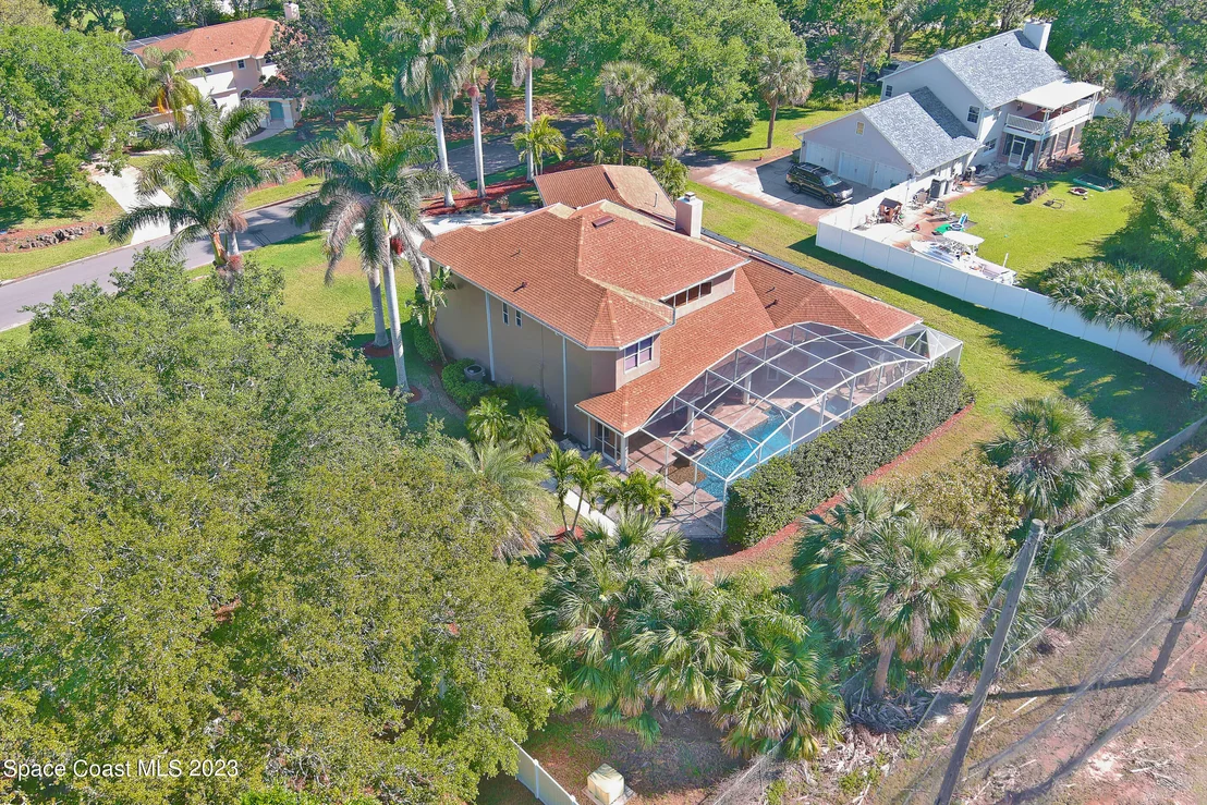 Photo of 2217 Royal Oaks Drive