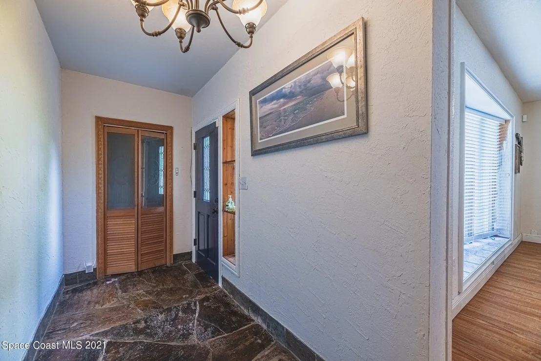 Photo of 1545 Echo Drive