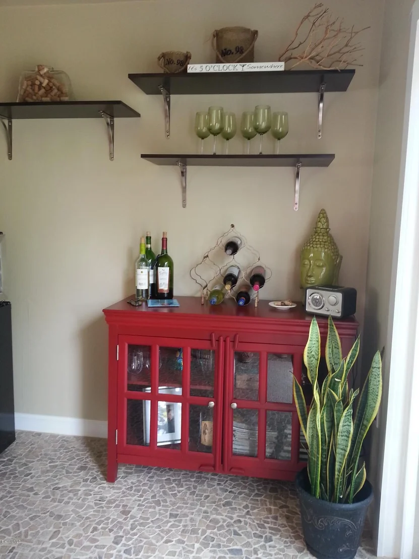 Photo of 667 Everglade Drive