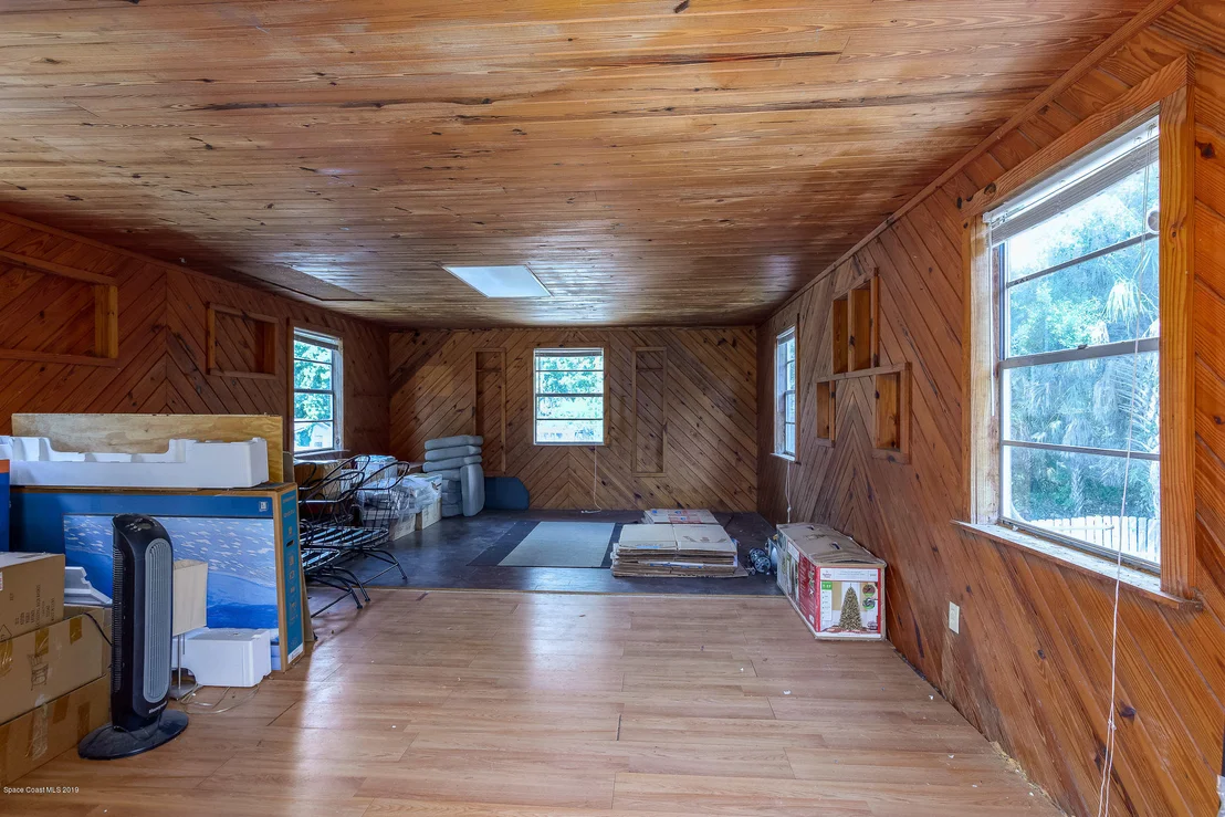 Photo of 1390 Hall Road