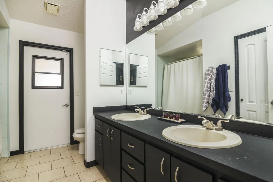 Photo of 6855 Cedar Avenue
