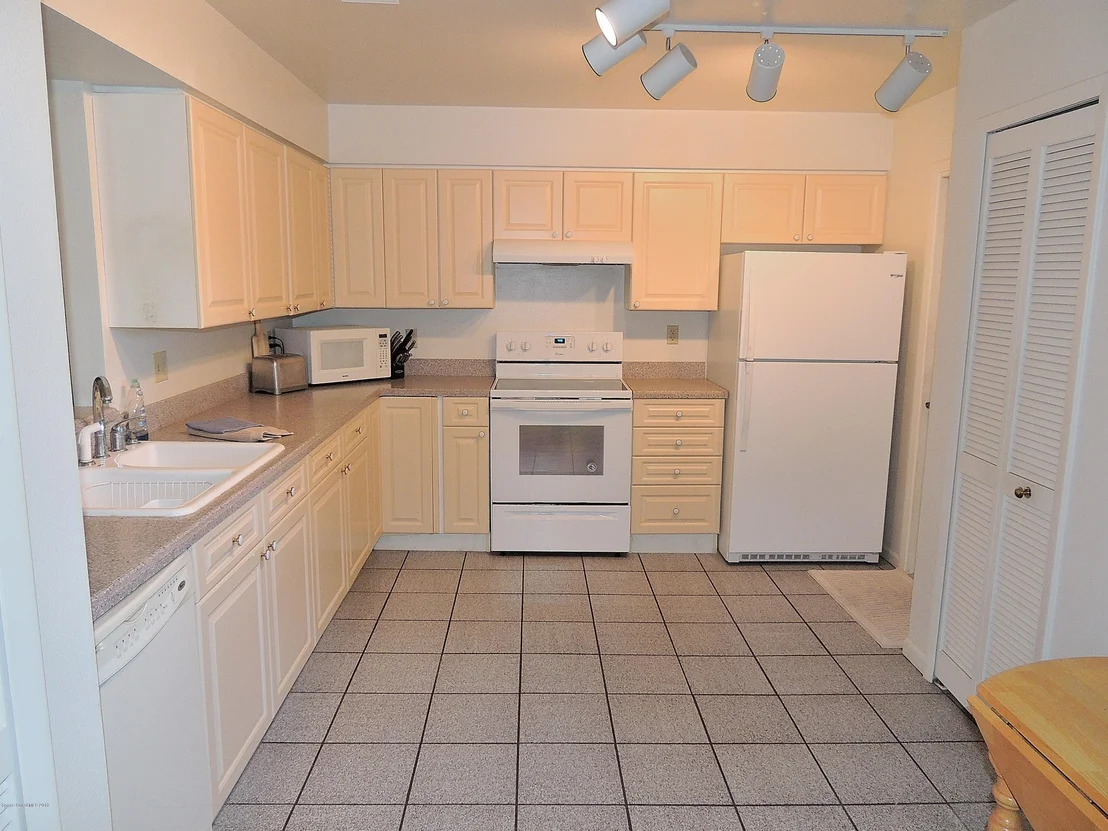 Photo of 1801 Laurel Oak Drive N