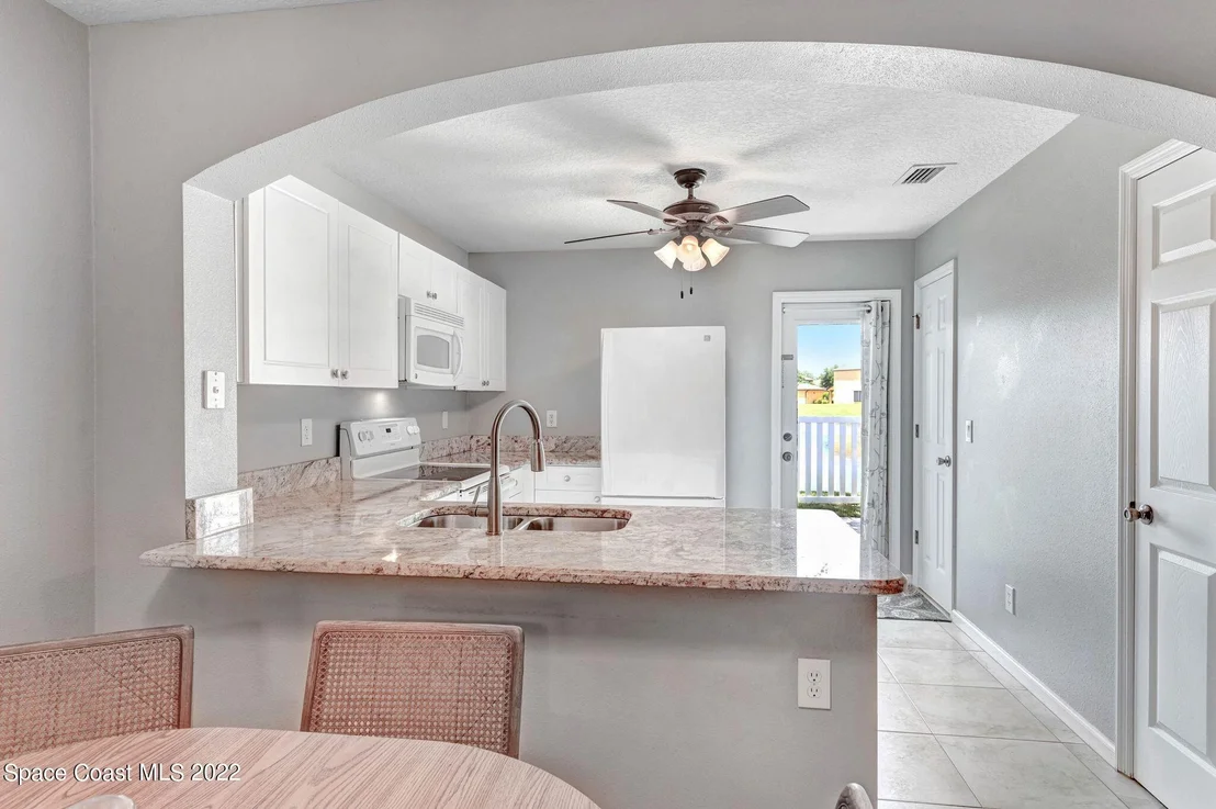 Photo of Unit 103 at 855 Luminary Circle