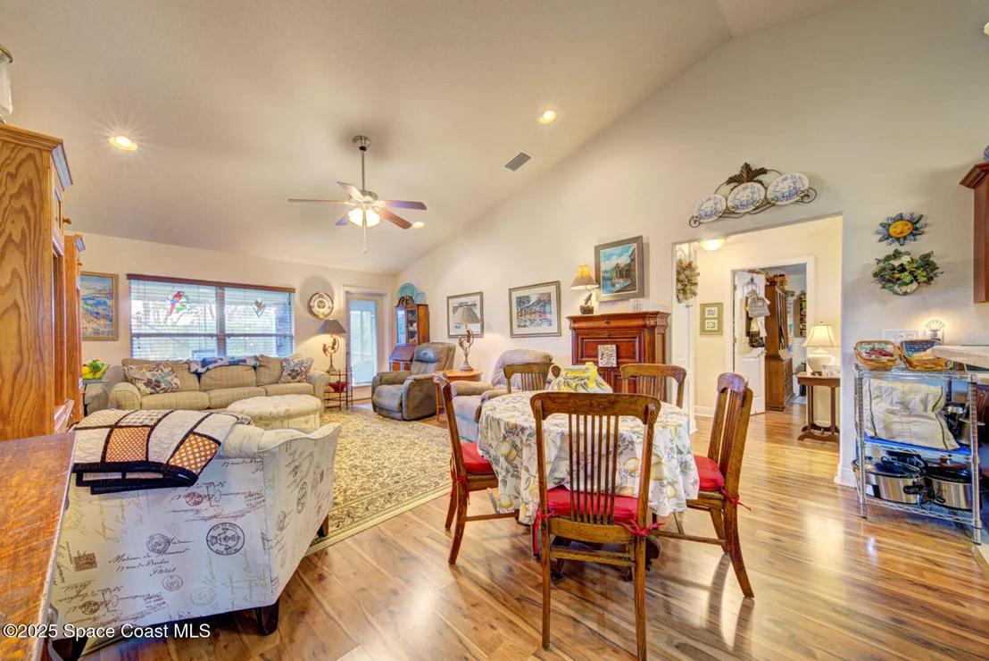 Photo of 1815 Botanica Circle