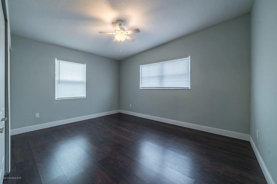 Photo of 954 Bianca Drive NE