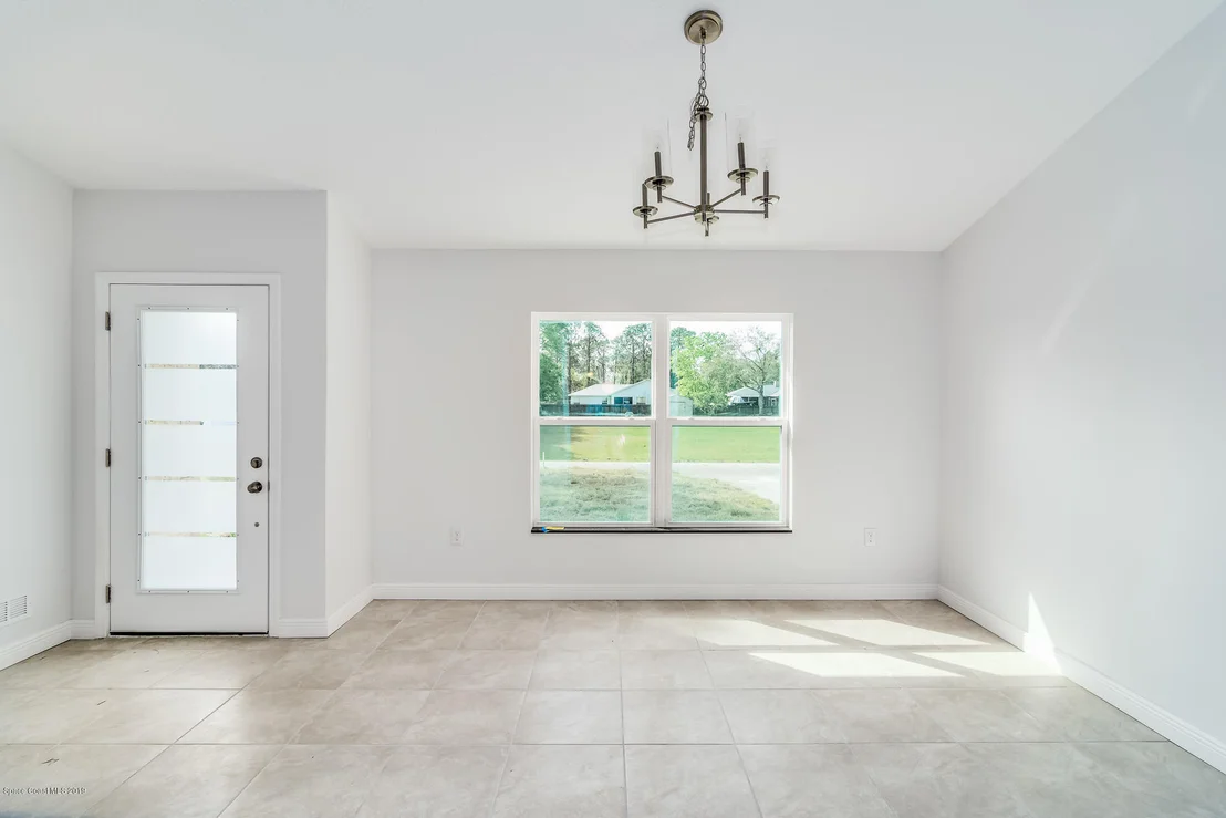 Photo of 7423 Carillon Avenue