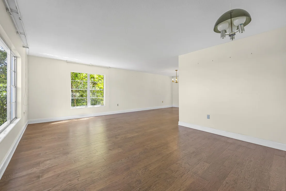 Photo of 455 Pine Boulevard