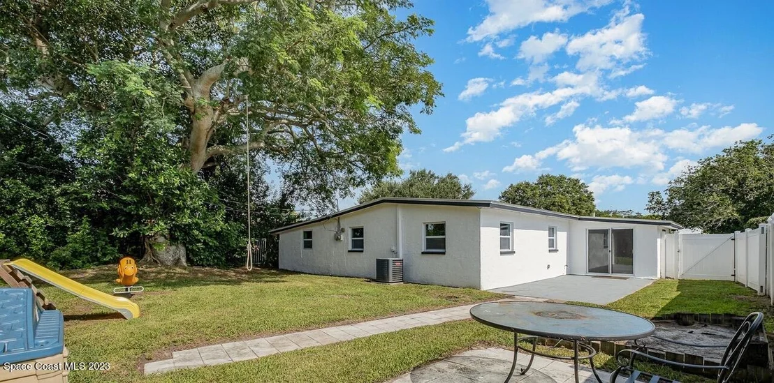 Photo of 2635 Hereford Road