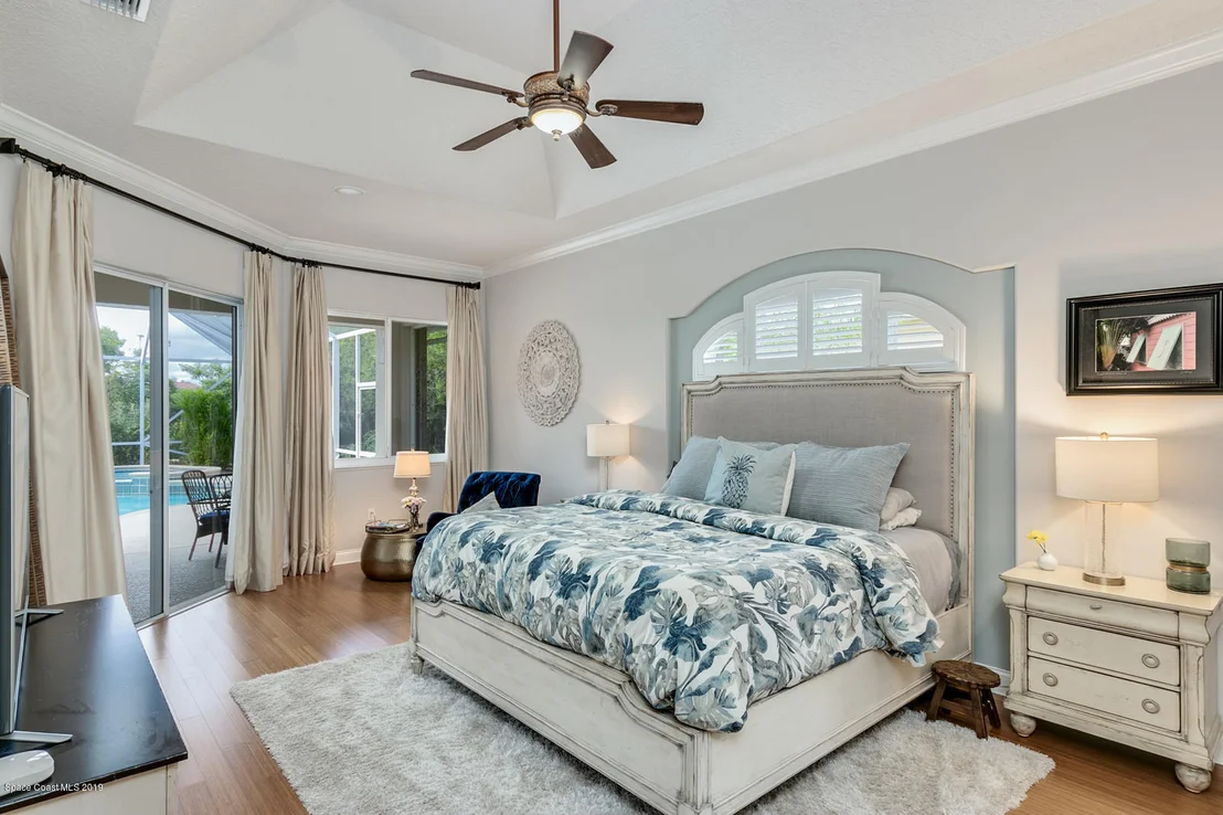 Photo of 824 Chatsworth Drive