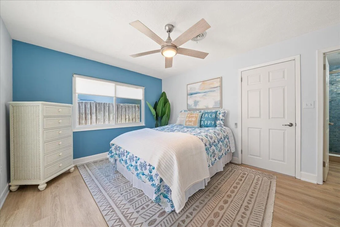 Photo of 2215 Reef Avenue