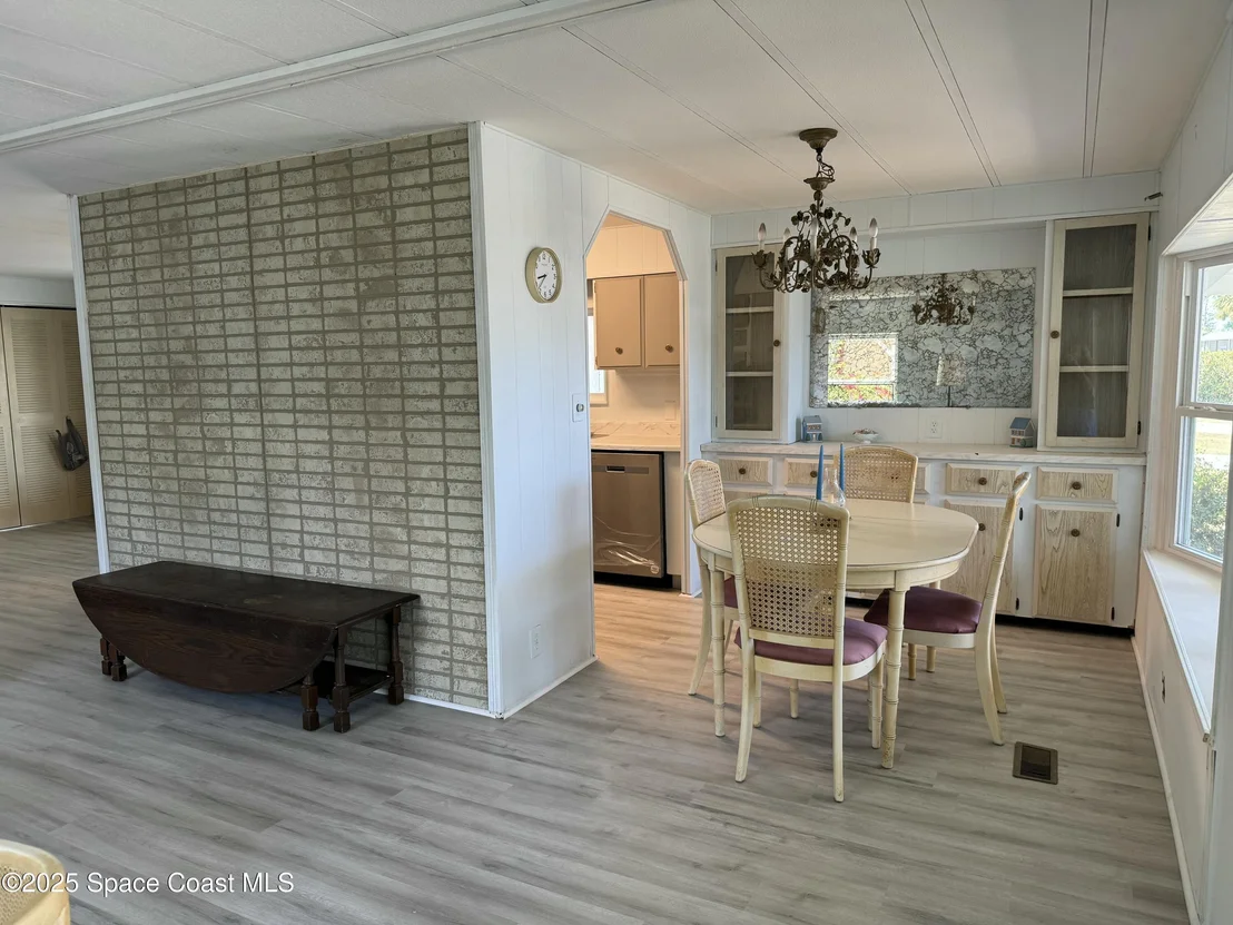 Photo of 939 Laurel Circle