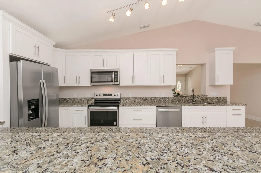 Photo of 1044 Bernice Road