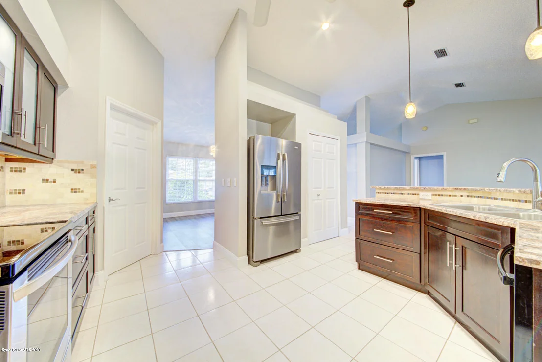 Photo of 6480 Adrian Street