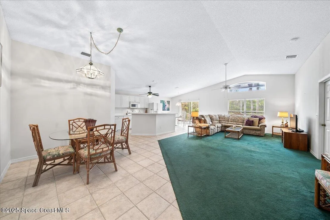 Photo of 883 Villa Drive