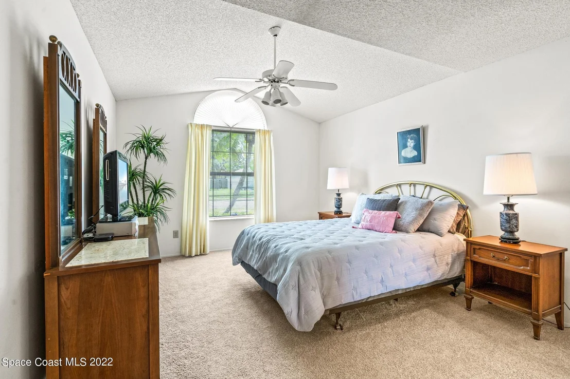 Photo of 1244 Lakeview Drive