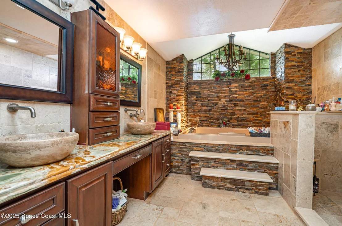 Photo of 562 Lake Ashley Circle