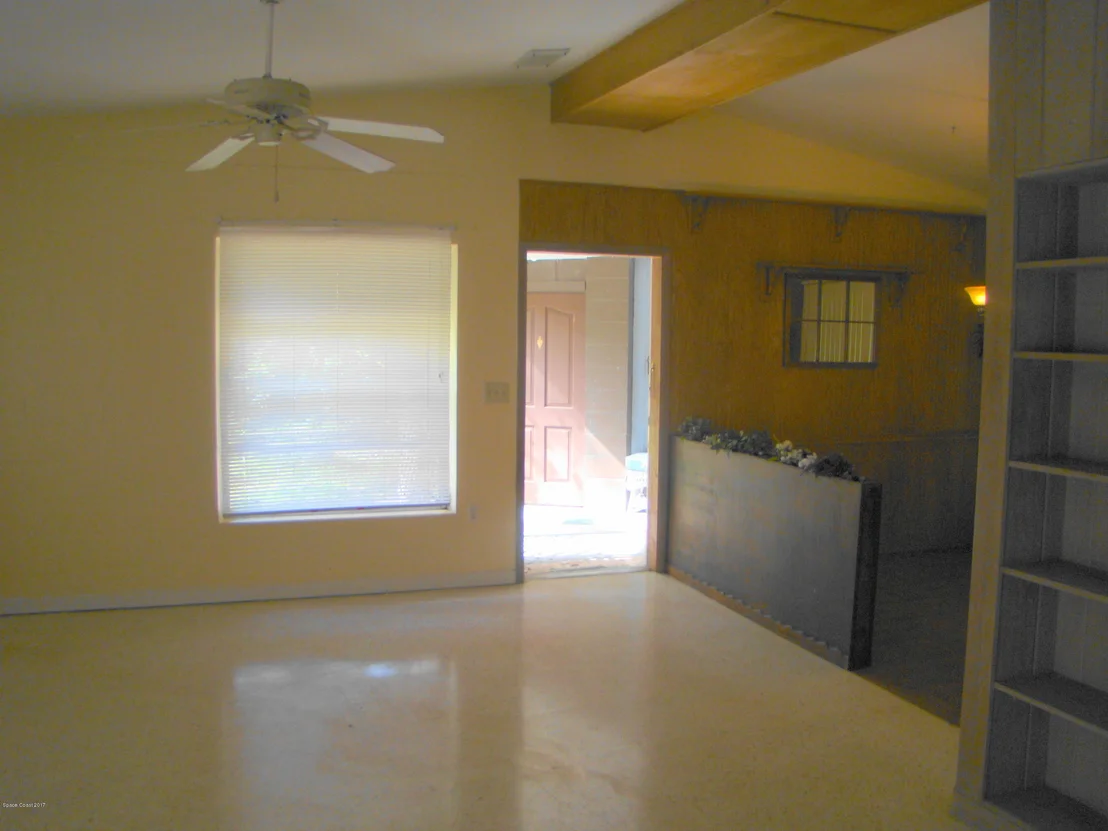 Photo of 5730 Crane Road