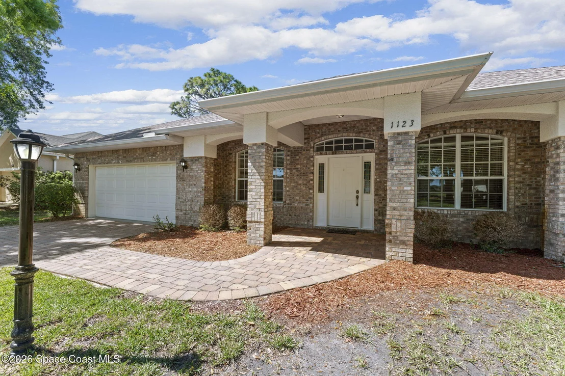 Photo of 1123 Spring Oak Drive