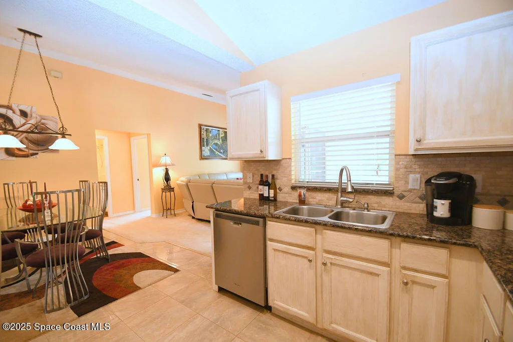 Photo of 1388 Hill Avenue