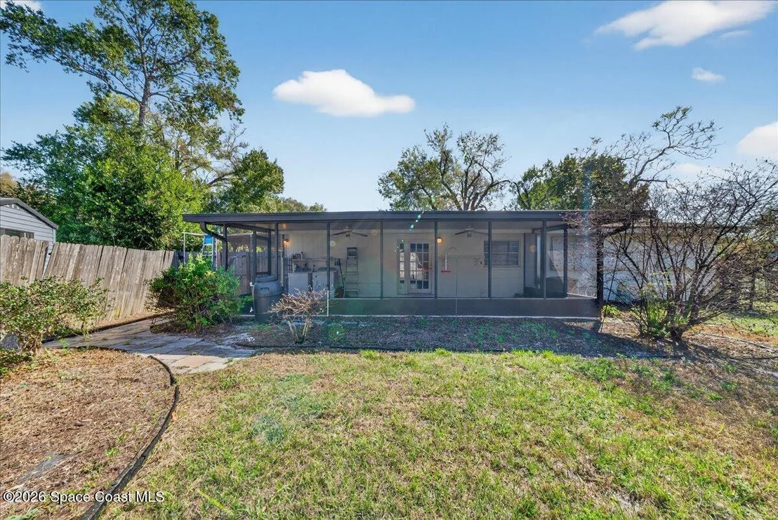Photo of 702 Carmen Drive